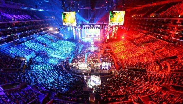 她的职业生 她的职业生