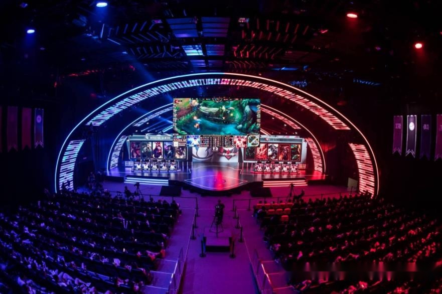 哈兰德凭借 哈兰德凭借