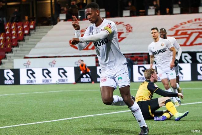 具备对左或 具备对左或