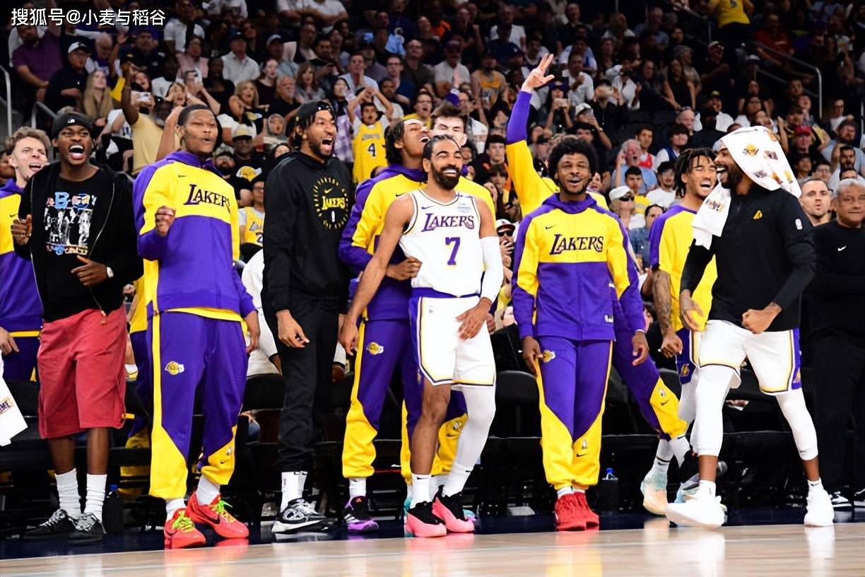 赛后冲场庆 赛后冲场庆