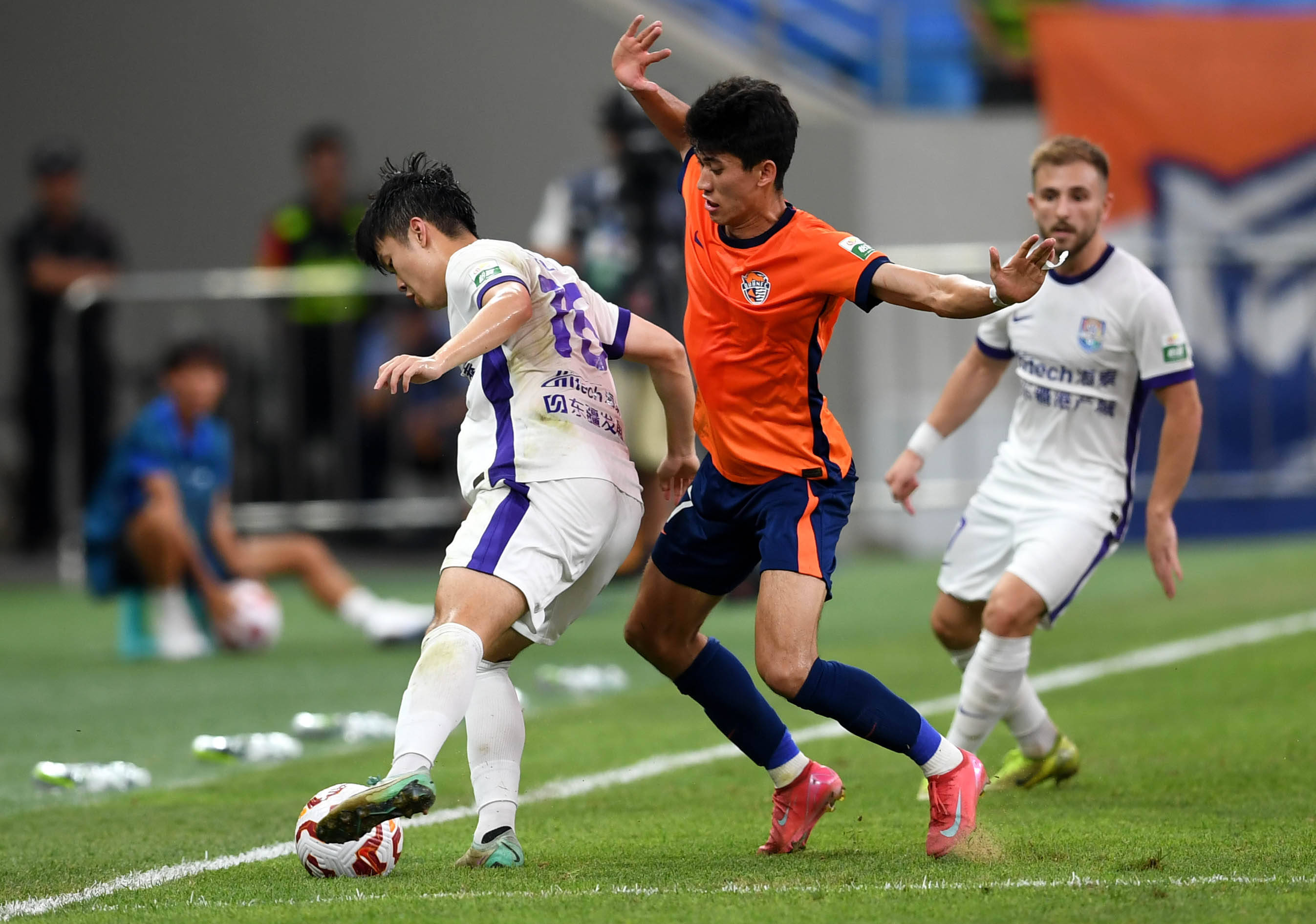 他不只是人 他不只是人